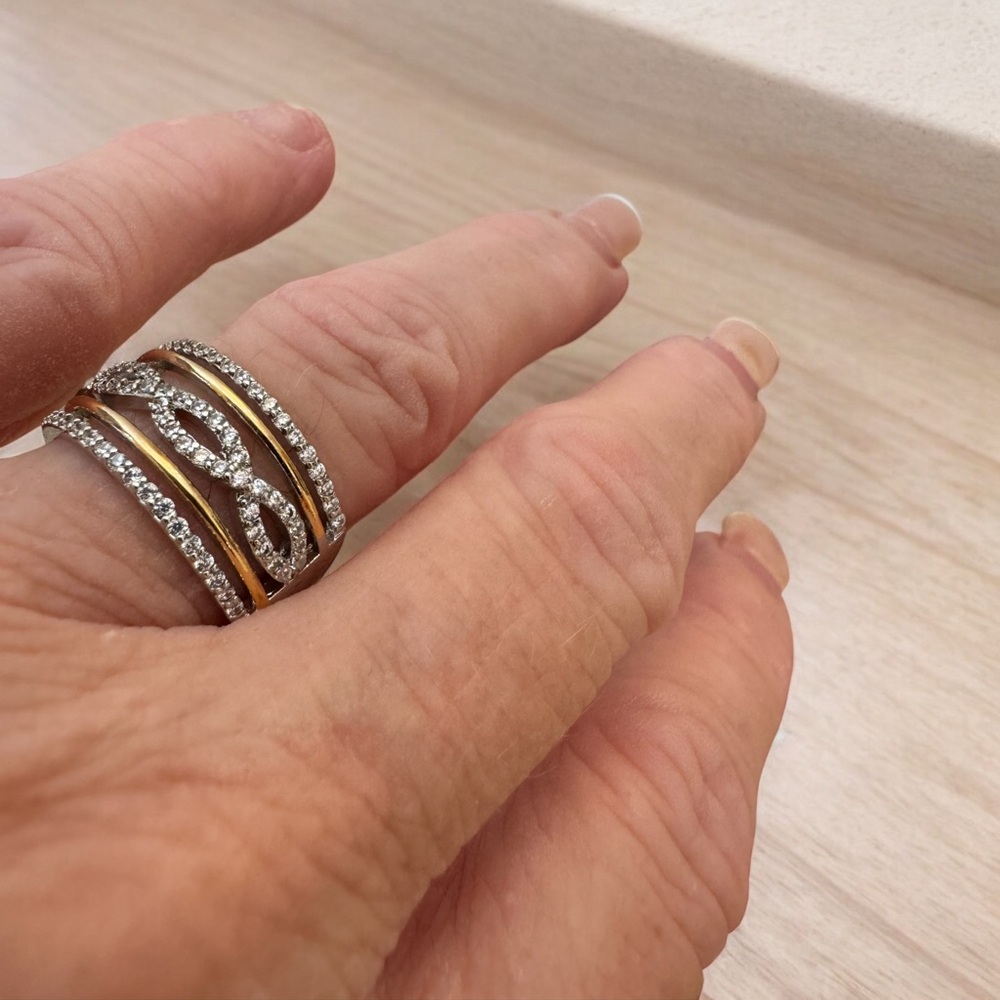 NEW CZ ladies ring sz 7